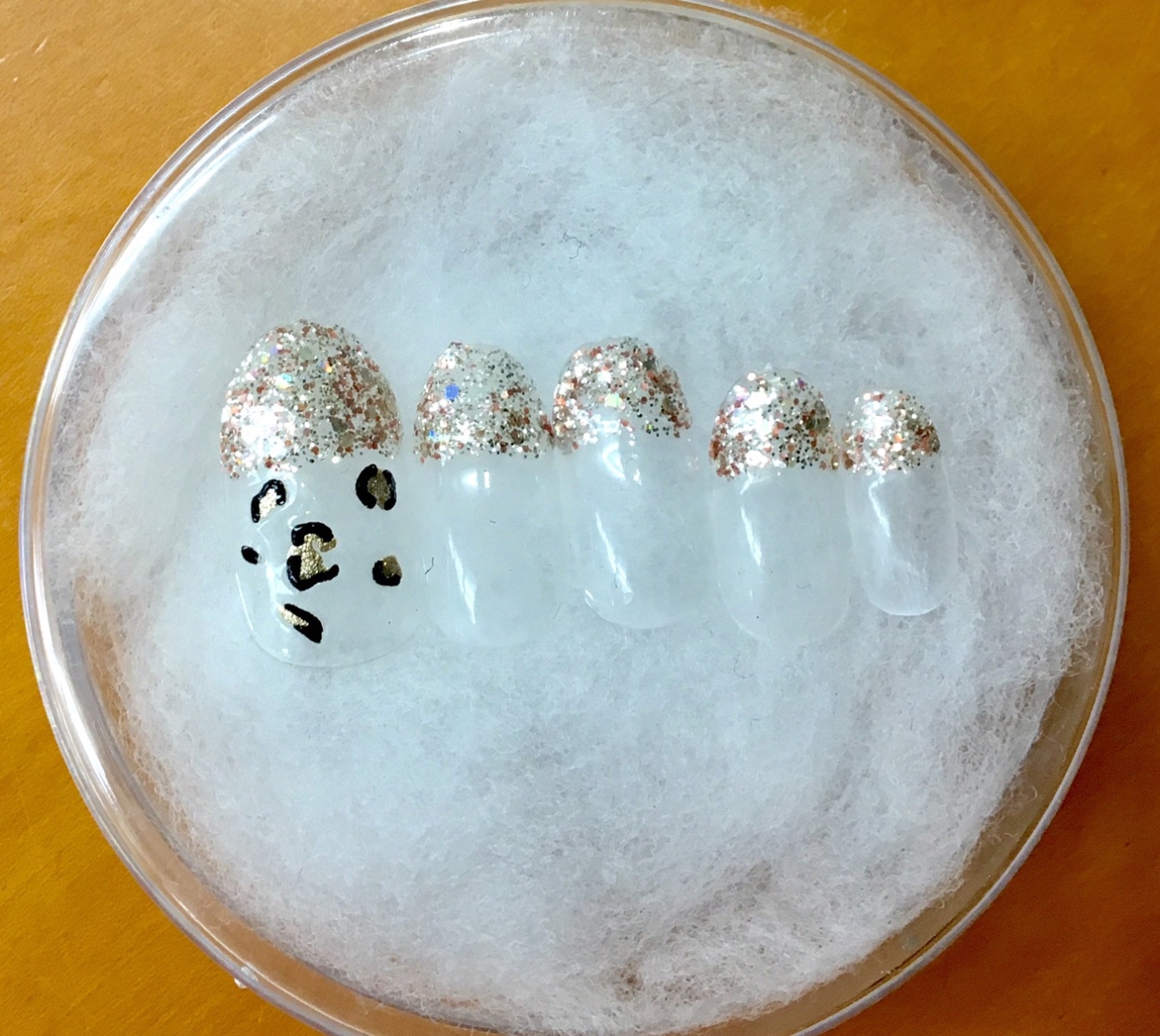 今月のジェル ¥2980‐ (税込)+540円でカラーチェンジOK
※毎月デザインが変わります