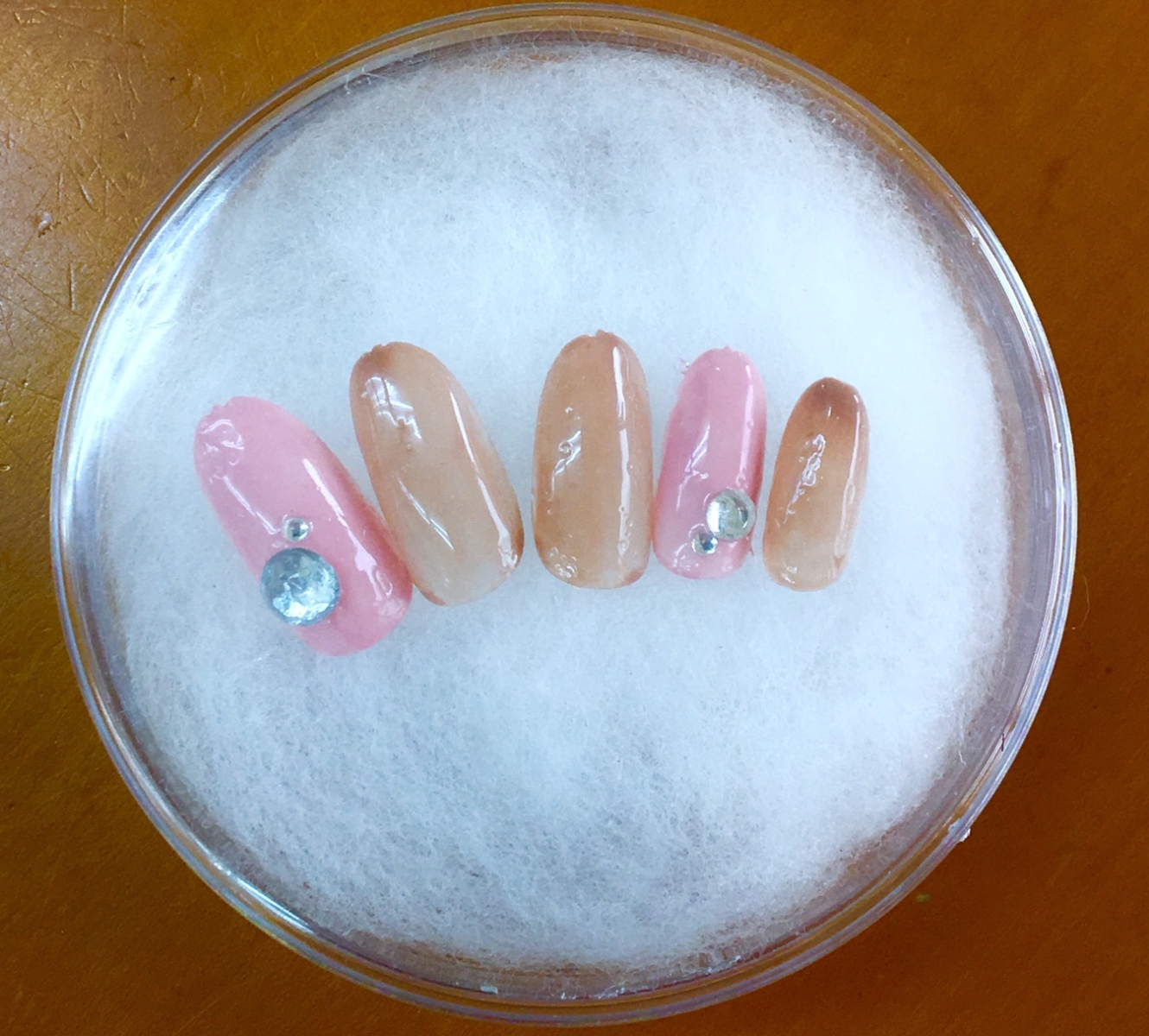 今月のジェル ¥2980‐ (税込)+550円でカラーチェンジOK
※毎月デザインが変わります