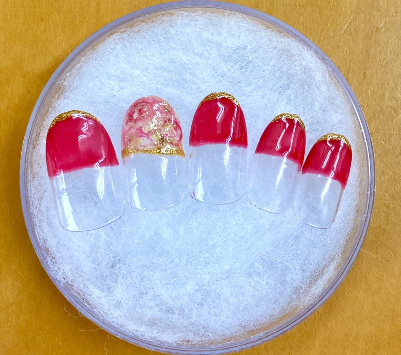 今月のジェル ¥2980‐ (税込)+550円でカラーチェンジOK
※毎月デザインが変わります